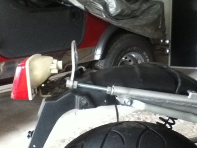 Heck 1.JPG (99.33 KiB) 8290 mal betrachtet In die Rahmenenden habe ich Muttern geschweist.