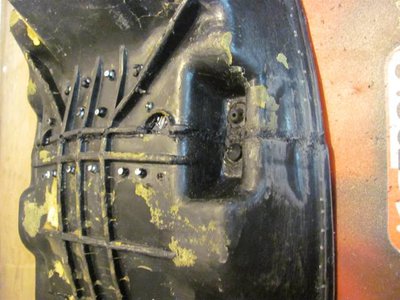 gefügt von Seite.JPG (57.54 KiB) 7749 mal betrachtet Als Lot dienen kleine Streifen vom herausgetrennten Stück.