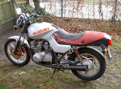 PICT2567.JPG (332.01 KiB) 7665 mal betrachtet Auf den ersten Blick chic - komplett und unverbastelt.