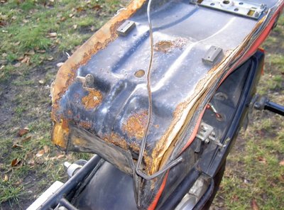 PICT2577.JPG (280.54 KiB) 7623 mal betrachtet Die Basis ist am bröckeln