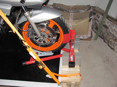 Radklemme.jpg (210.9 KiB) 6796 mal betrachtet Die Radklemme wird nur durch die Profile <br />fixiert, sodas ich sie auch anders verwenden kann.